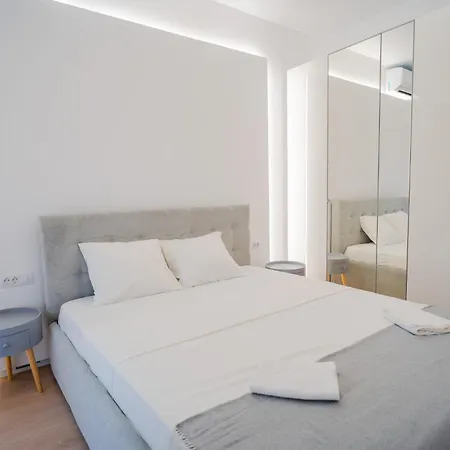 Apartment Amazing View - Iuliu Maniu & Politehnica Park Bucharest