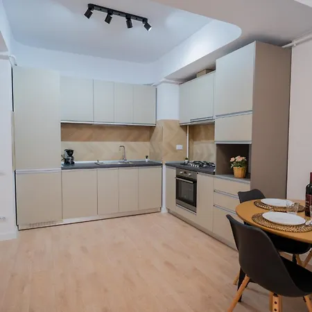 Amazing View - Iuliu Maniu & Politehnica Park Boekarest