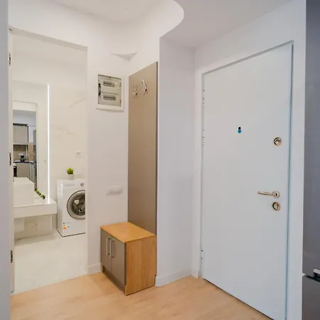 Apartment Amazing View - Iuliu Maniu & Politehnica Park Bucharest