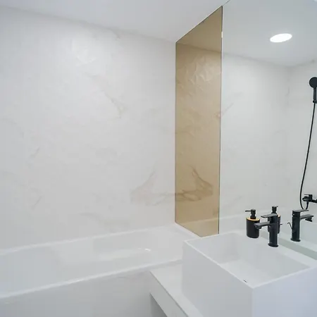 Apartment Amazing View - Iuliu Maniu & Politehnica Park Bucharest
