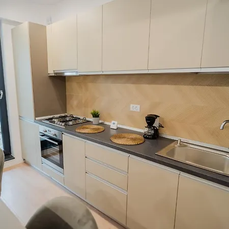 Amazing View - Iuliu Maniu & Politehnica Park Bukareszt